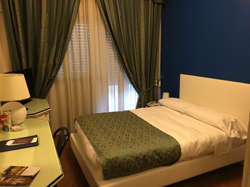 Grande Albergo โปเตนซา ภายนอก รูปภาพ