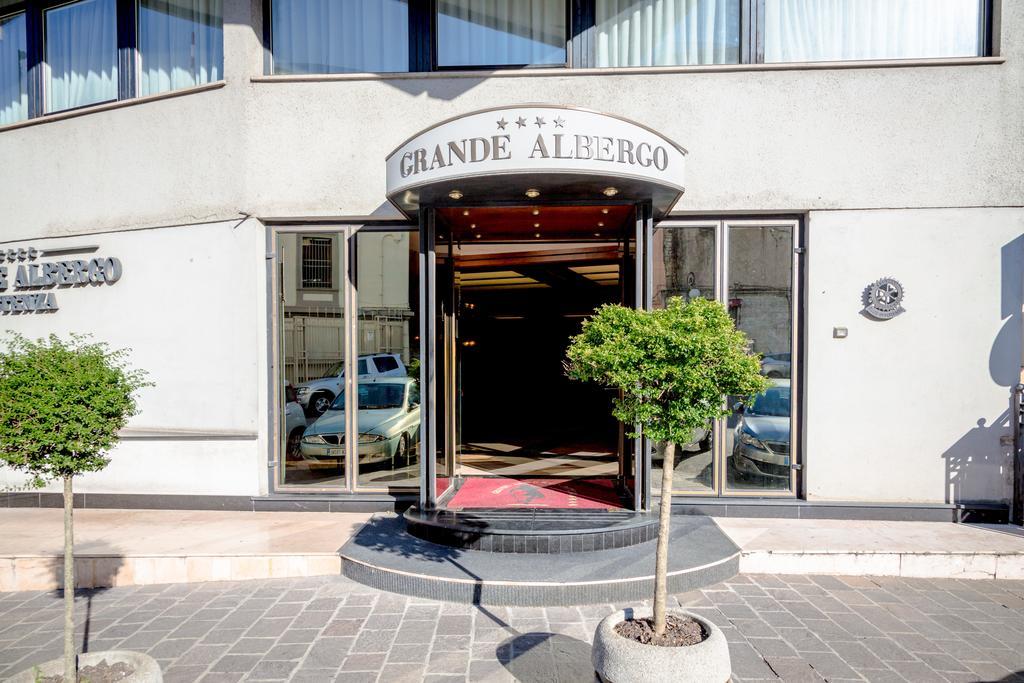 Grande Albergo โปเตนซา ภายนอก รูปภาพ