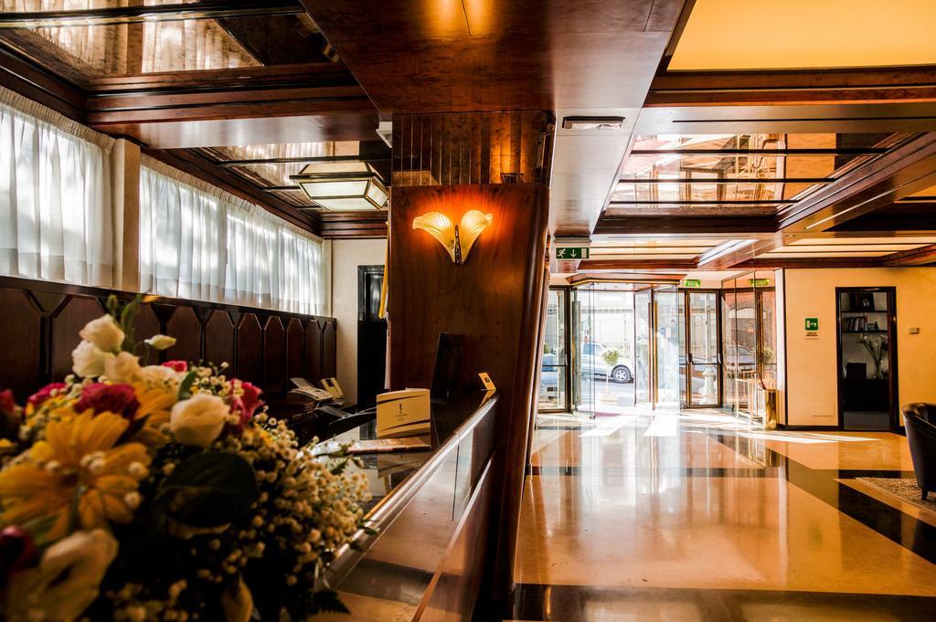Grande Albergo โปเตนซา ภายนอก รูปภาพ